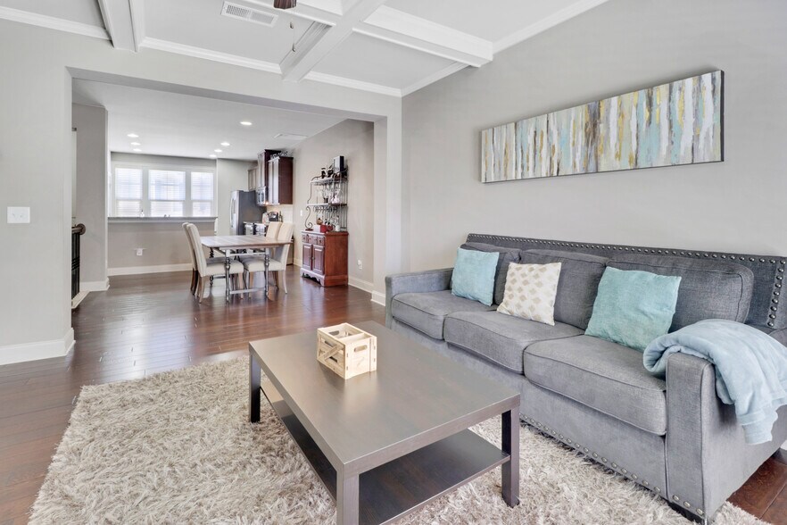 Building Photo - 5084 Whiteoak Ter SE