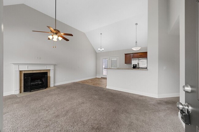 Building Photo - 3 Bedroom 2 Full Bath Home For Rent!