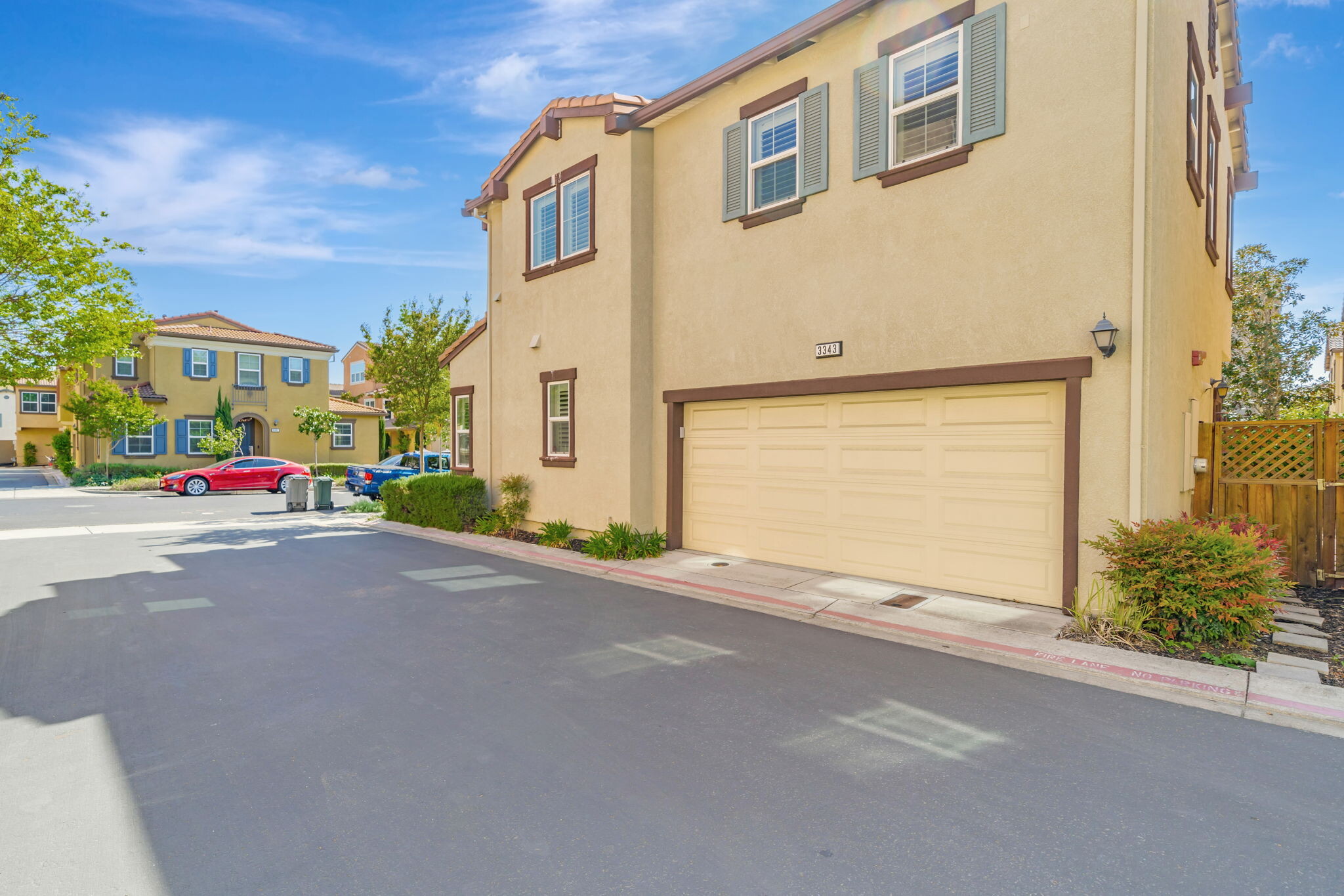 Building Photo - 3343 Vittoria Loop