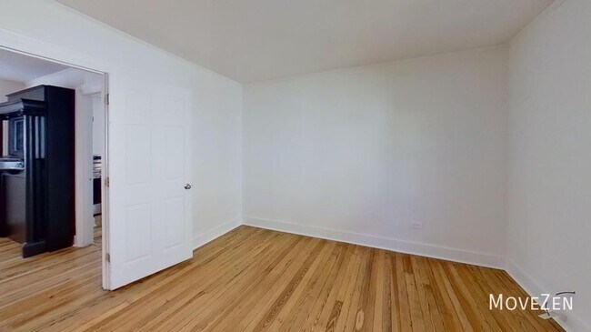 Building Photo - 1710 Oakwood Ave