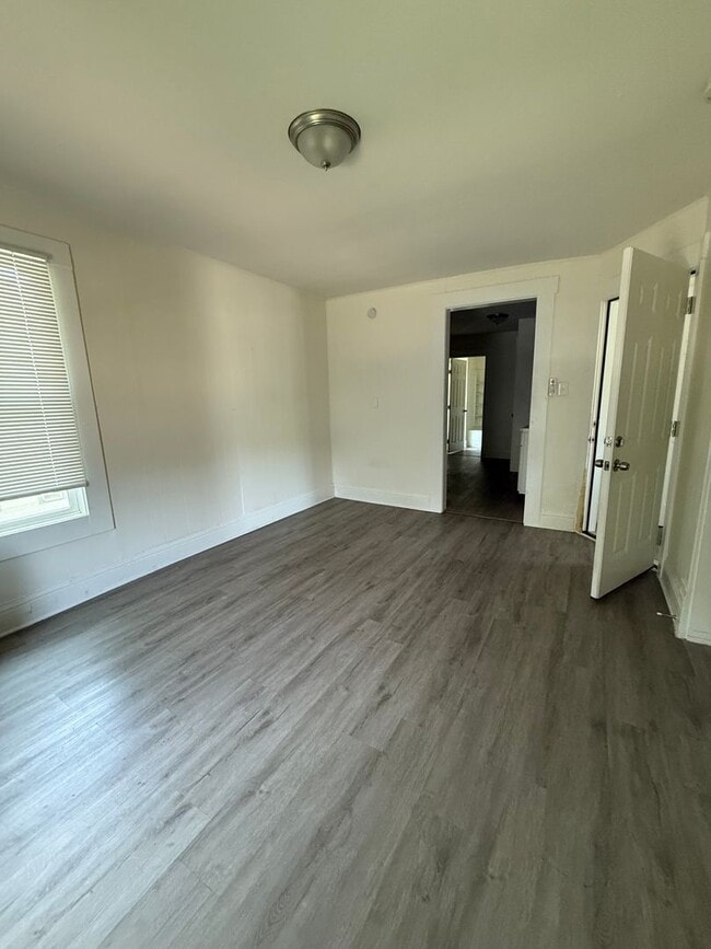 Primary Photo - Beautiful 1 bedroom apartment in the desir...