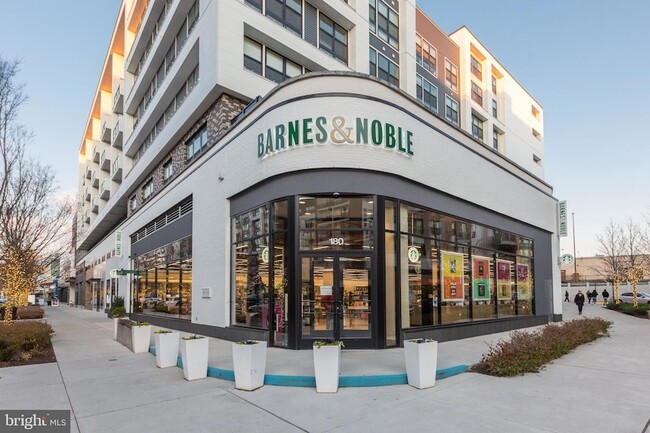 Building Photo - 2858 New Providence Ct