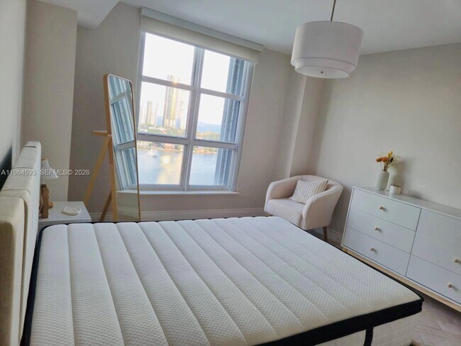 Building Photo - 3530 Mystic Pointe Dr