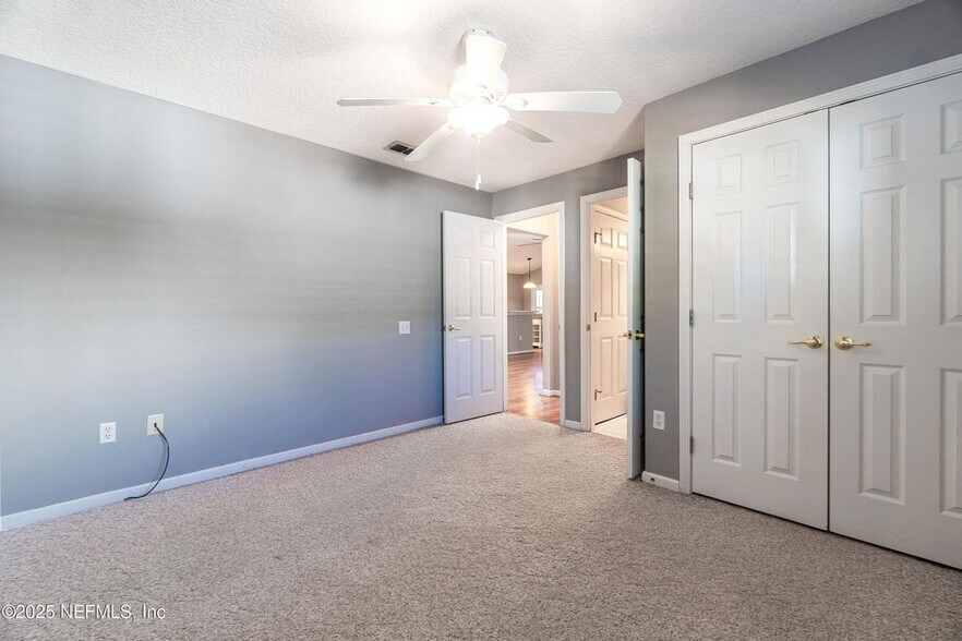 Building Photo - 1325 Fairway Village Dr