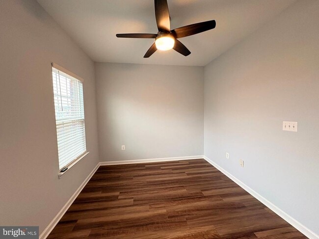 Building Photo - 1718 Featherstone Rd