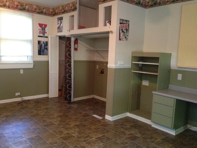 Building Photo - 512 Layne St