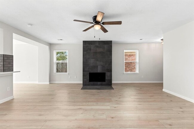 Building Photo - 1204 Gerona Blvd
