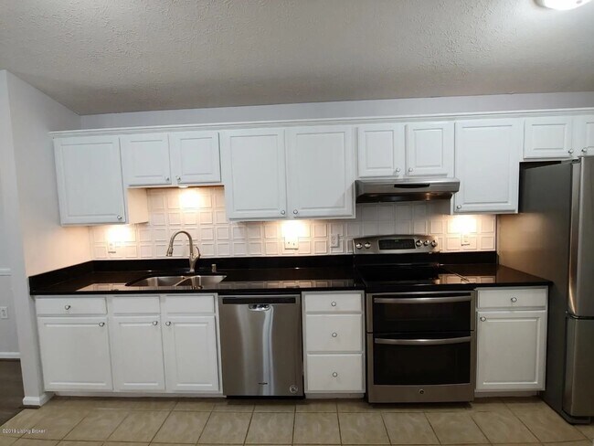 Building Photo - 10405 Trotters Pointe Dr