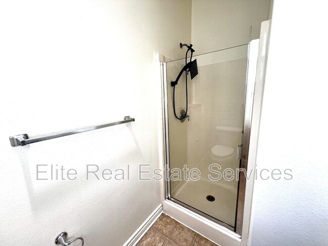 Building Photo - 750 Broadway