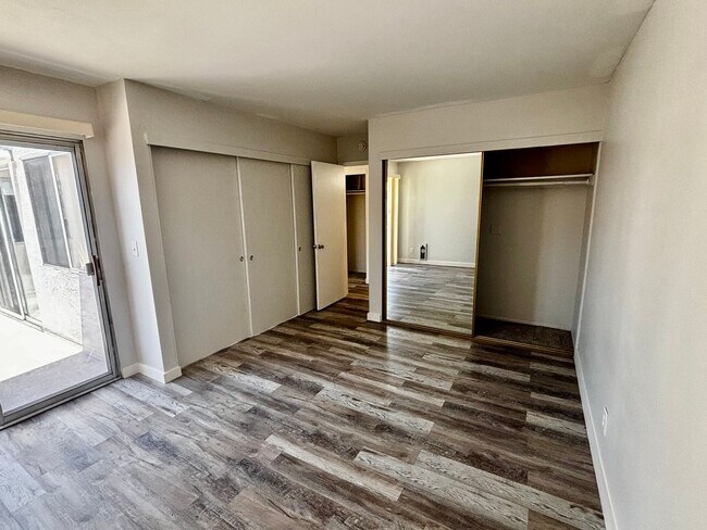 Building Photo - 1 Bed/1 Bath Condo With Bonus Room