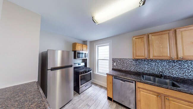 Building Photo - 3 Bedroom Single Family Home!