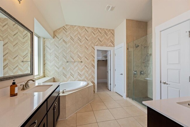 Building Photo - 701 San Marco Trl