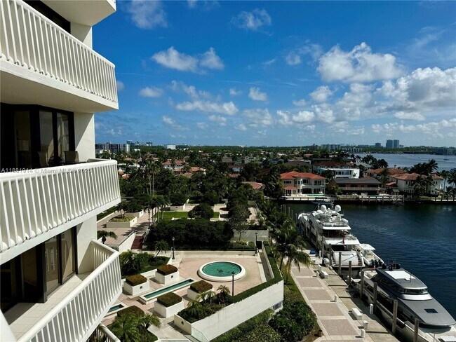 Building Photo - 1000 E Island Blvd