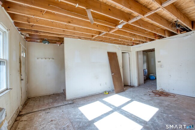 Building Photo - 76 Caesar Dr