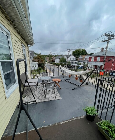 Building Photo - 123 Winthrop St