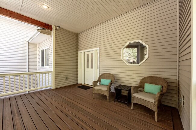 Building Photo - 3228 E Fernan Terrace Dr