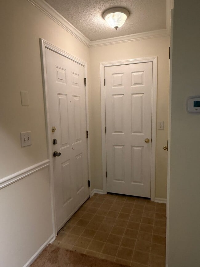 Building Photo - Private End Unit - First Floor - Reserve at Woodbridge