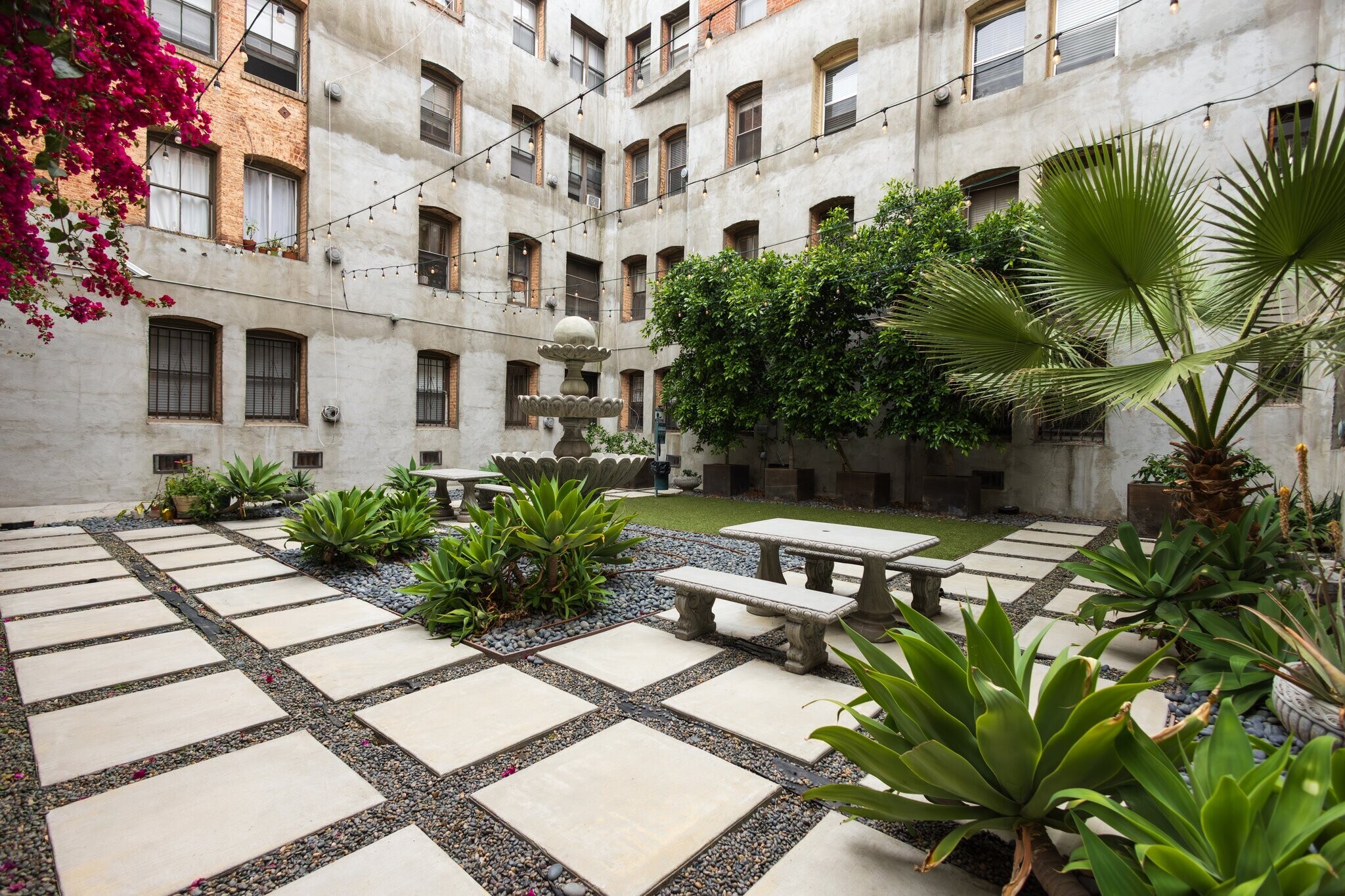 Building Photo - 357 S Alvarado St