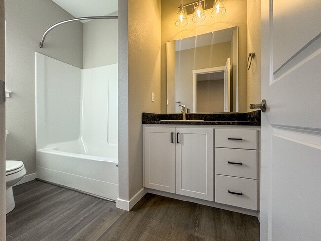 Building Photo - SAW3781