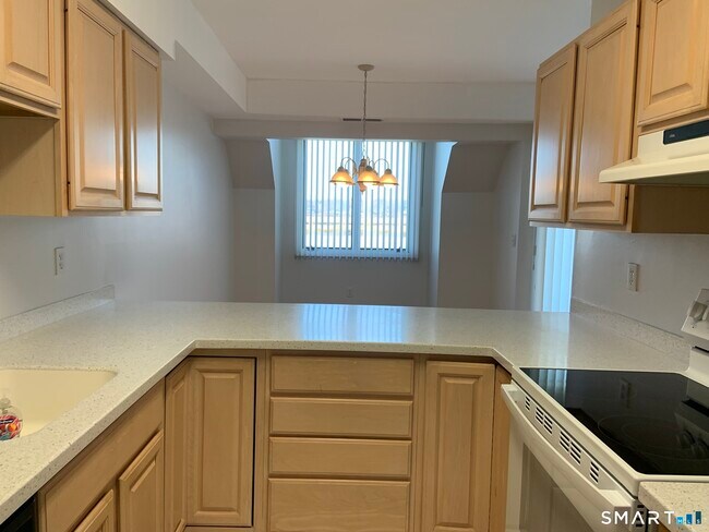 Building Photo - 1433 Windward Rd