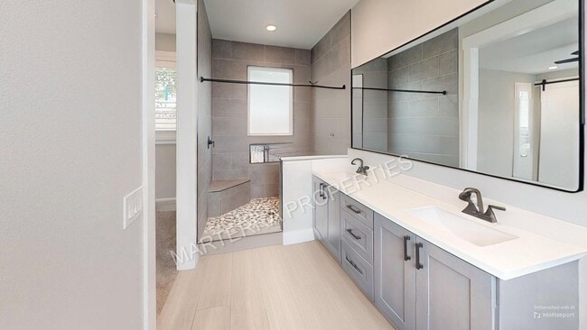 Building Photo - Beautiful 4-Bedroom, 2.5-Bath Home with Po...