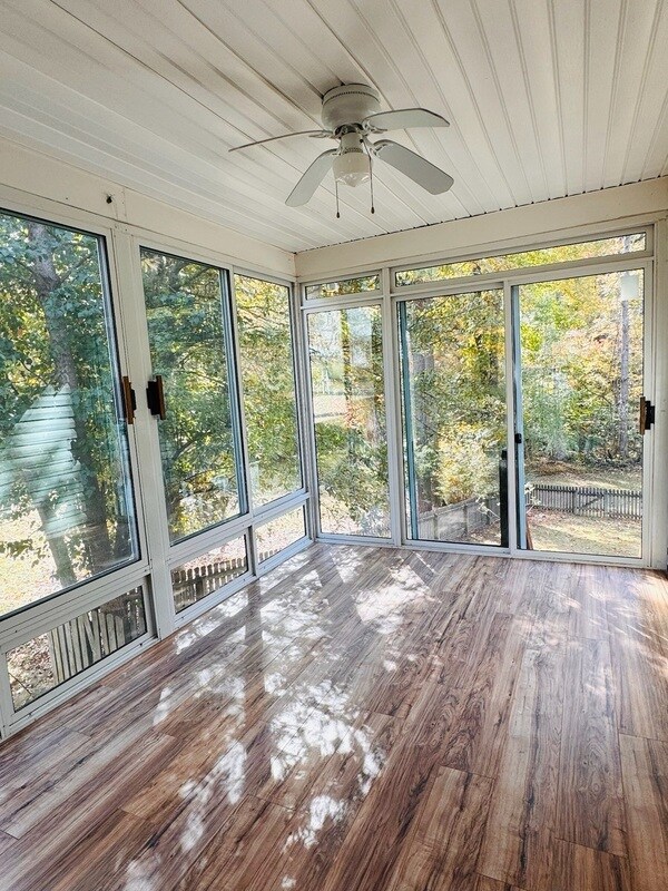 Building Photo - 821 Wallridge Dr