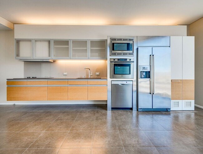 Building Photo - Veer Towers 1407E- Strip/City Views from this Stunning 1 bd/1ba Residence