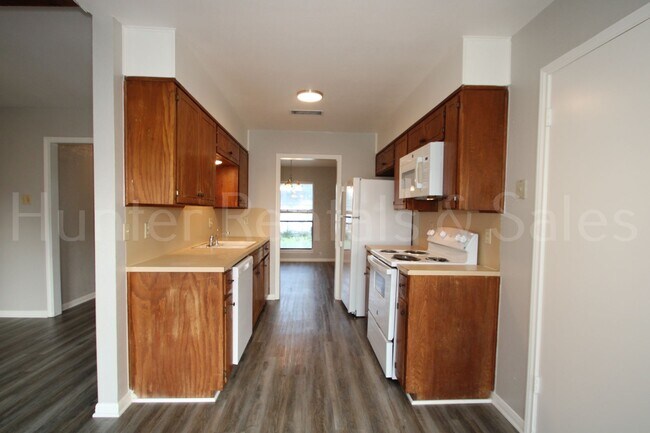 Building Photo - Charming North Killeen Home
