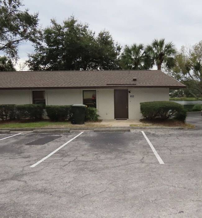 Building Photo - Sunnyside Lakeview 2br/2ba Apartment