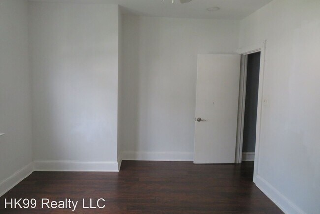 Building Photo - 3 br, 1.5 bath House - 7032 Walker St.