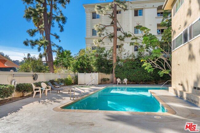 Building Photo - 11138 Aqua Vista St