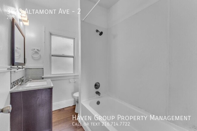Building Photo - 3428 Altamont Ave