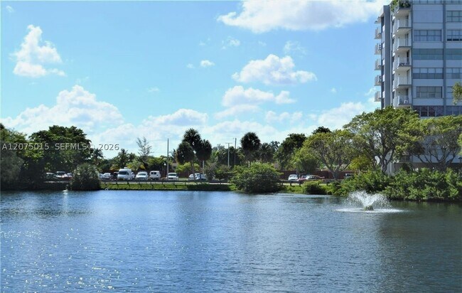 Building Photo - 1300 NE Miami Gardens Dr