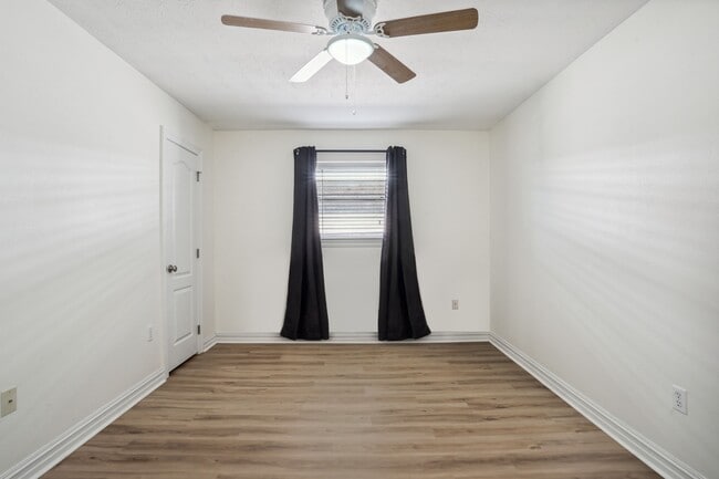 Building Photo - 2 Schill Ave