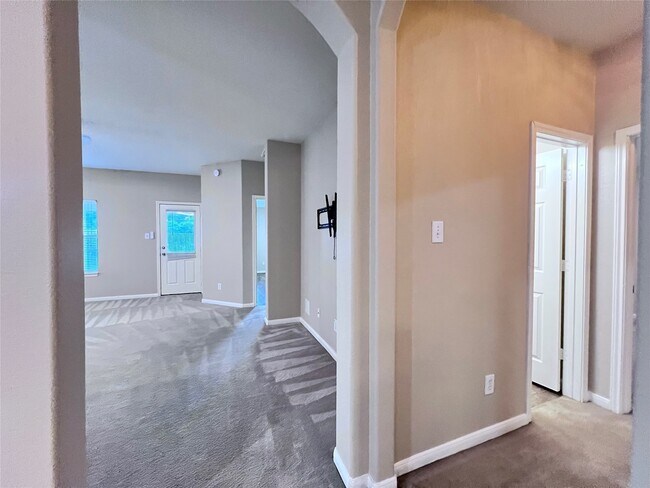 Building Photo - 11750 Pinemeade Ln
