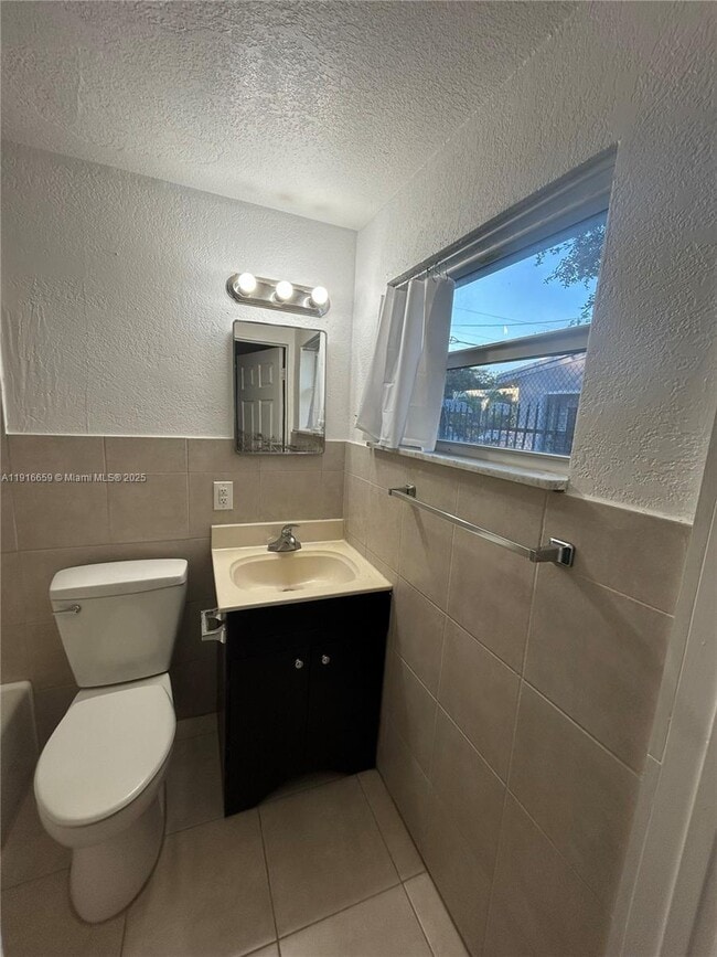 Building Photo - 1126 SW 15th Terrace