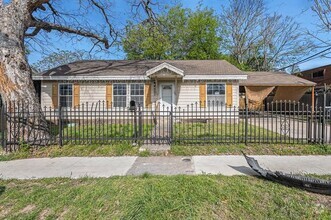 Building Photo - 4507 Monarch St