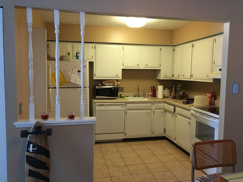 Building Photo - 422 Fleeter Ct