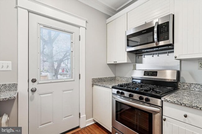 Building Photo - 118 N Peyton St