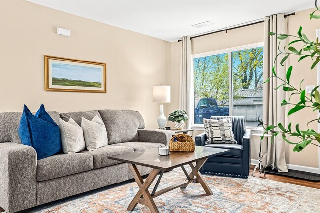 Building Photo - 18939 Sharon Ln