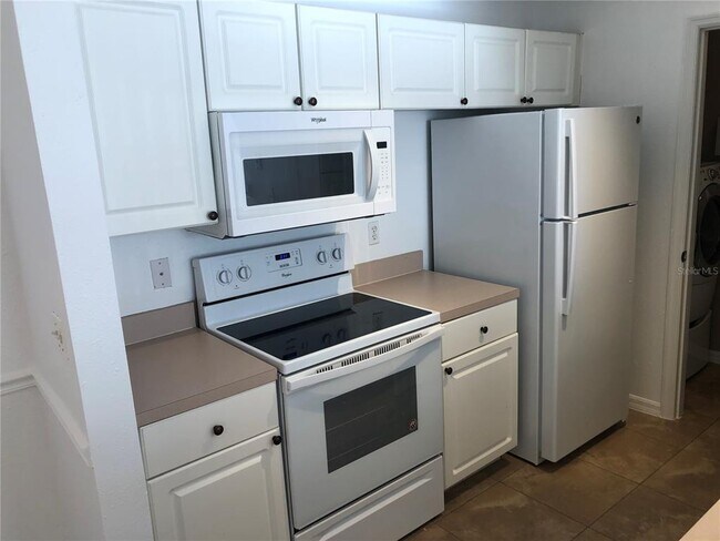 Building Photo - 5572 Metrowest Blvd