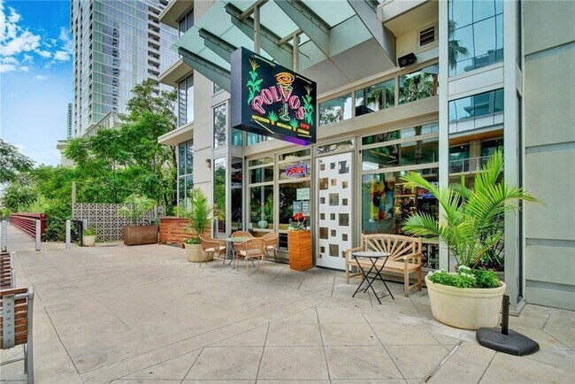 Building Photo - 360 Nueces St