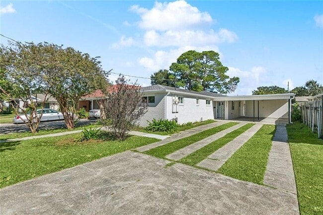 Building Photo - 1239 Helios Ave