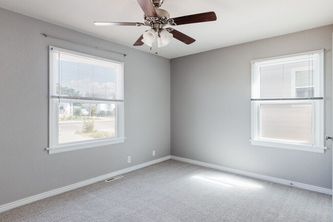 Building Photo - $0 DEPOSIT OPTION. 3BED/1BATH WITH ONE CAR GARAGE NEAR ANSCHUTZ MEDICAL CAMPUS