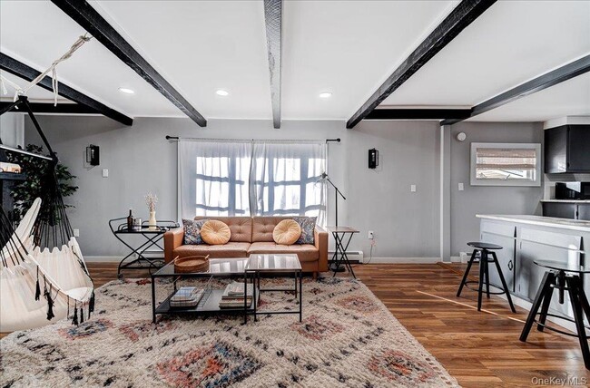 Building Photo - 1026 NY-211