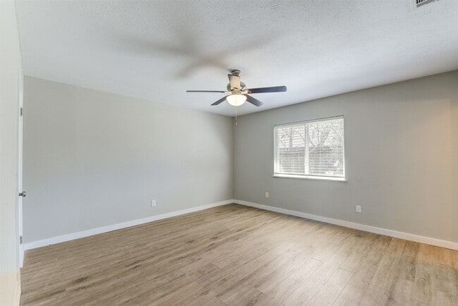 Building Photo - 24015 Beef Canyon Dr