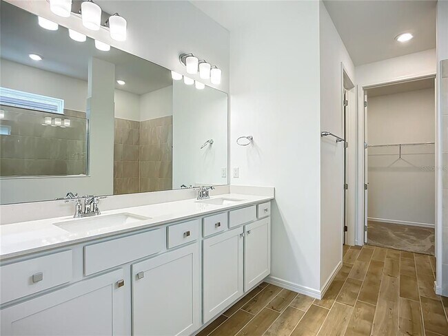 Building Photo - 10005 Patterson Wy