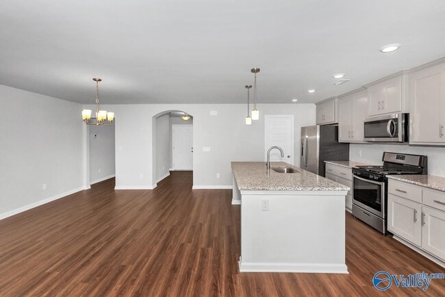 Building Photo - 213 Shubert Dr