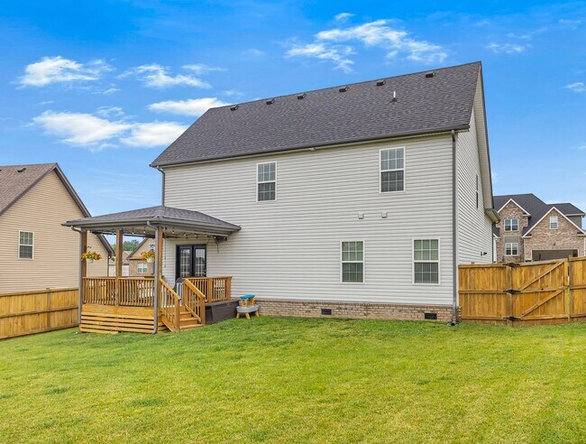 Building Photo - Pet Friendly Four Bedroom!
