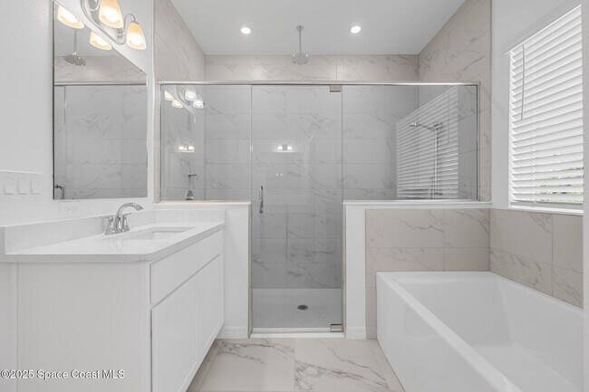 Building Photo - 6266 Moonrise Dr
